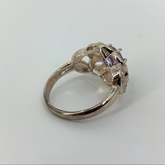 Avon Dazzling Floral Purple Cubic Zirconia Silver Tone Cocktail Ring, 10 - Picture 6 of 15